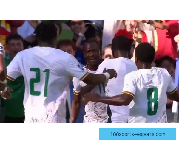 国足开场9分钟连丢两球 0比2不敌喀麦隆遗憾落败